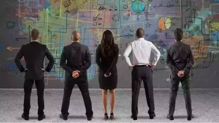 硅谷流行:在管理上干掉CEO!